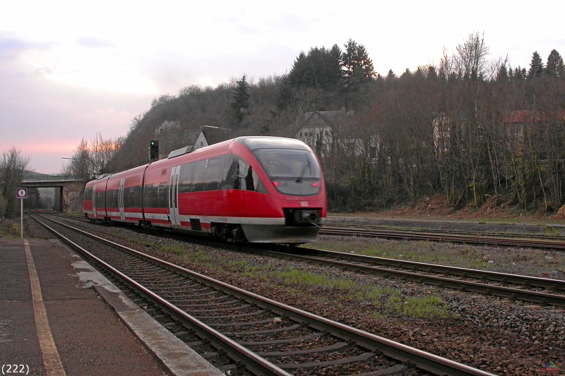 Bahn 222.jpg - Der diesel-mechanische Talent 643 507-7 verlässt Staudernheim in Richtung Saarbrücken.